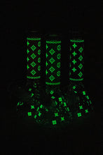 Load image into Gallery viewer, 7.5&quot; Luxury Pattern glow in the dark beaker glass water bong_3
